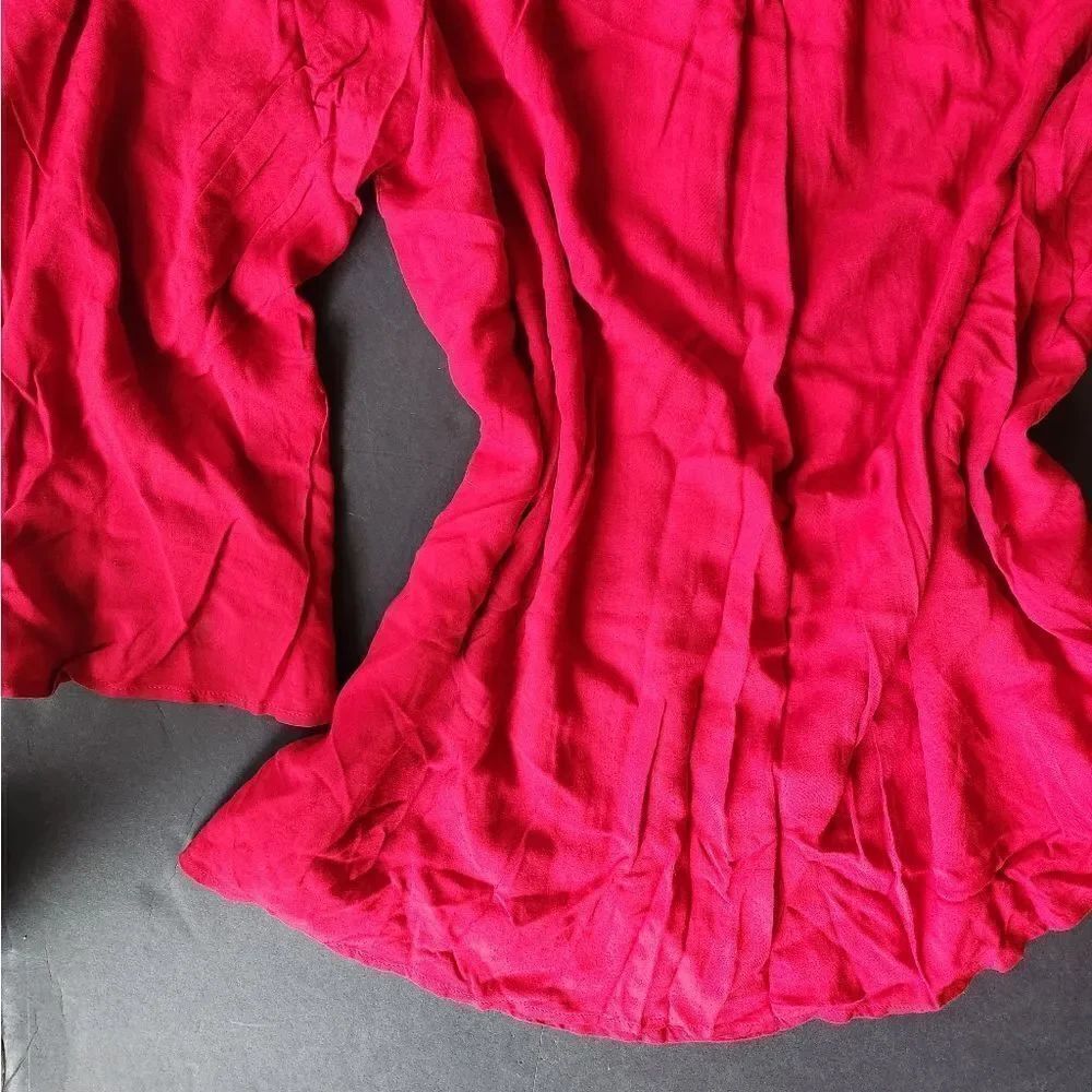 Tobi Red Cold Shoulder Flowy Blouse - Picture 4 of 10